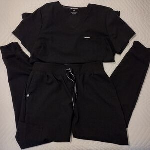 Jaanuu Black Apparel